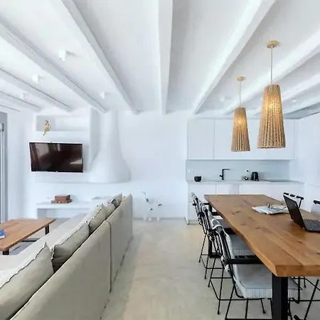 Holiday home Modern Psarou Beach *
