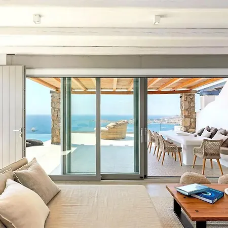 Holiday home Modern Psarou Beach